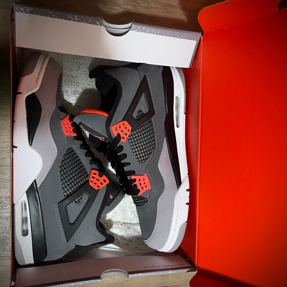 Air Jordan 4 Retro ‘Infrared’ - Picture 5 of 7